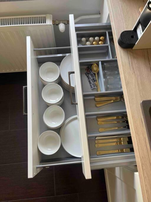 Moderne Wohnung In Der Naehe Vom Parndorf Outlet! Bruckneudorf Luaran gambar